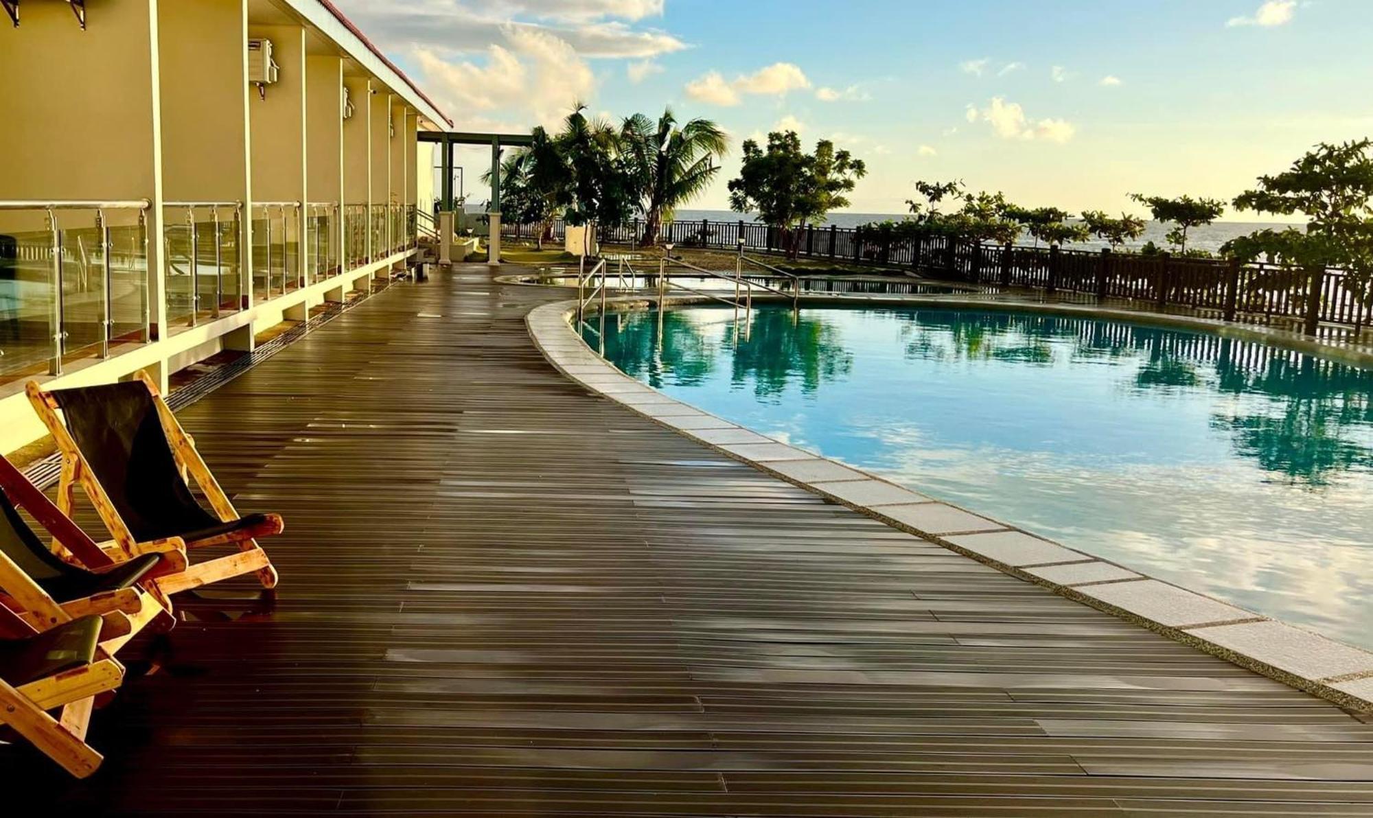 W Golf Resort Ослоб Екстер'єр фото