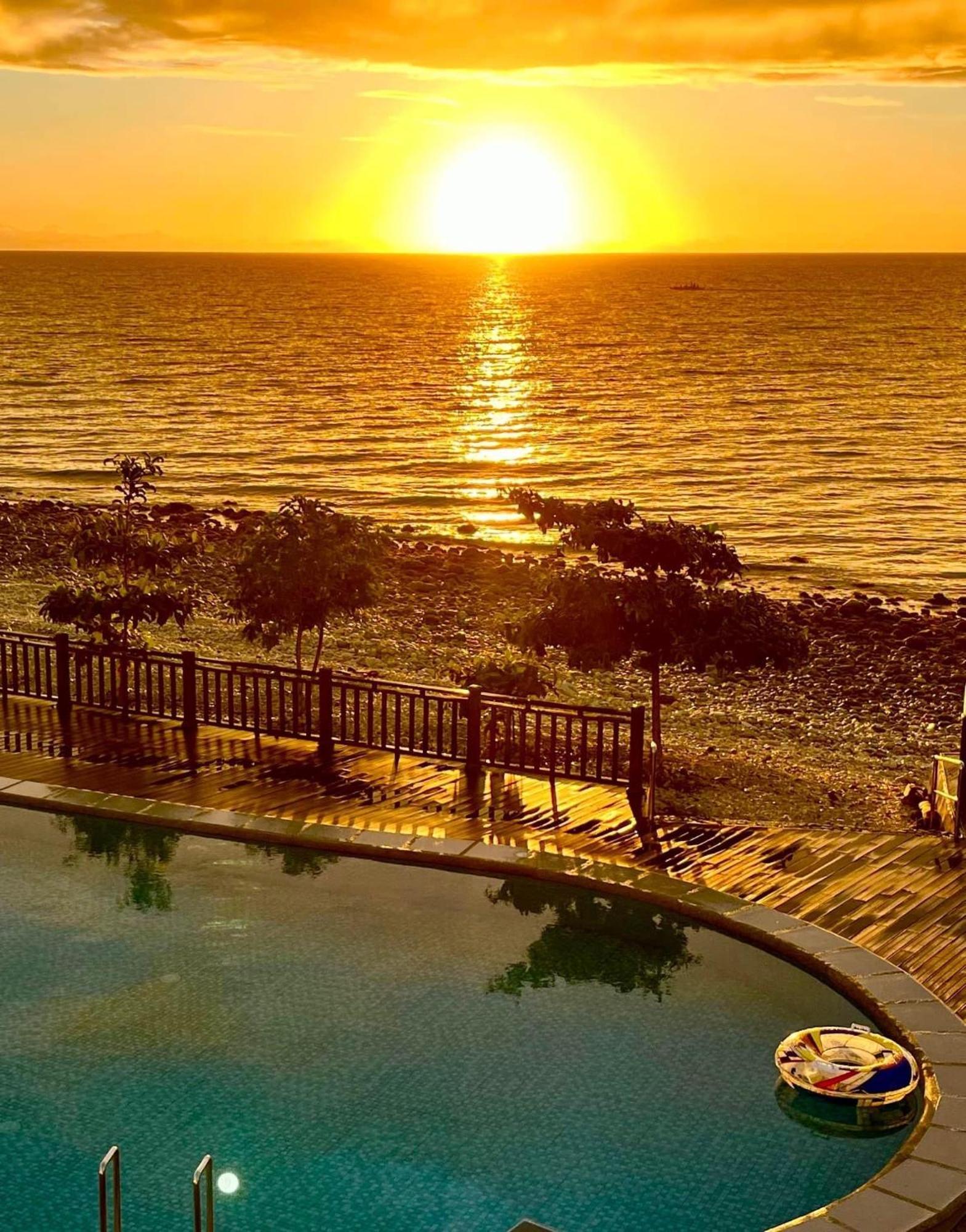 W Golf Resort Ослоб Екстер'єр фото