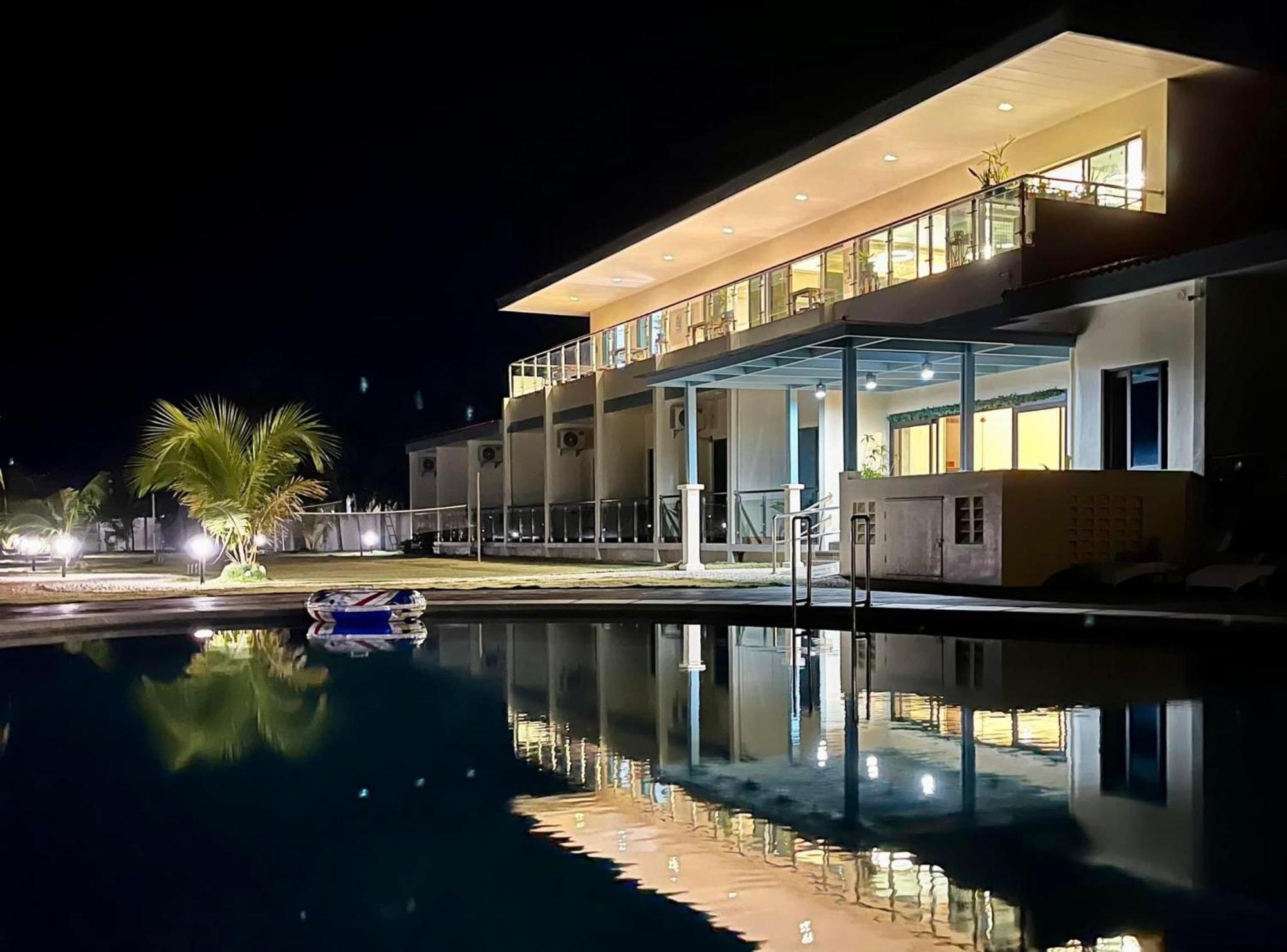 W Golf Resort Ослоб Екстер'єр фото