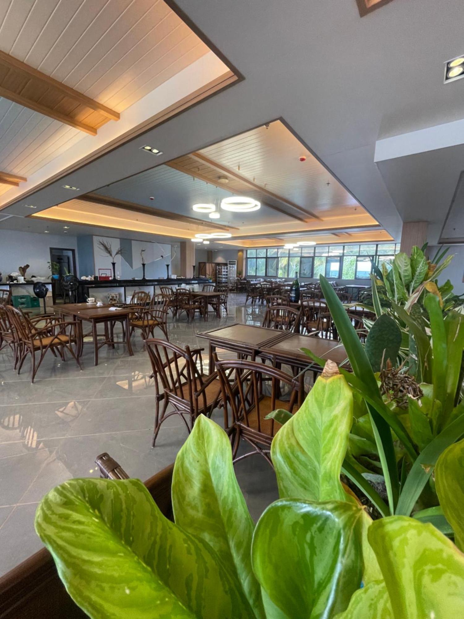 W Golf Resort Ослоб Екстер'єр фото