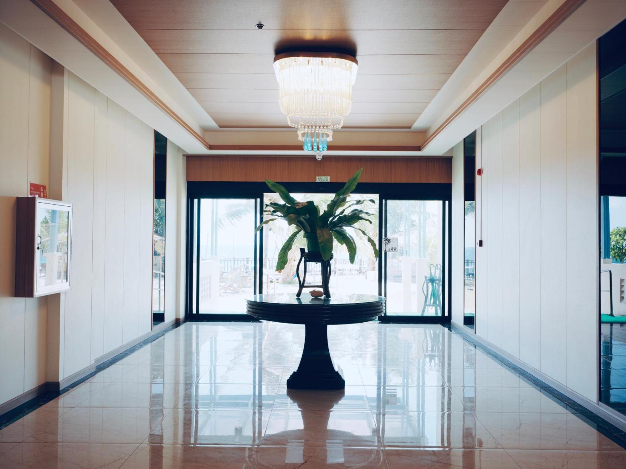 W Golf Resort Ослоб Екстер'єр фото