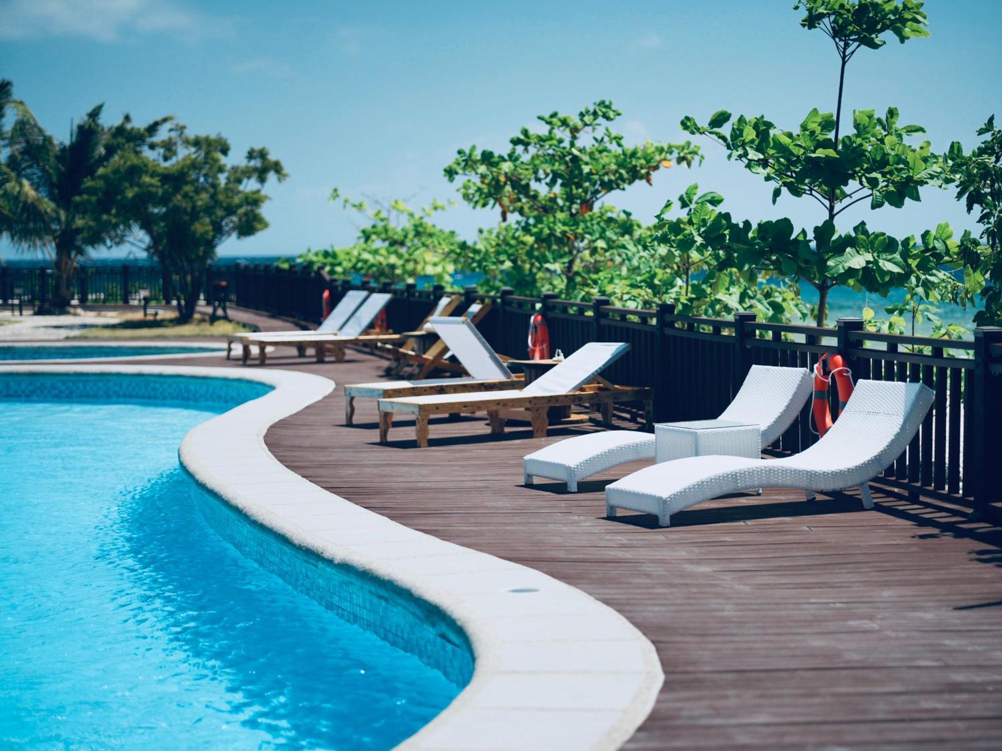 W Golf Resort Ослоб Екстер'єр фото
